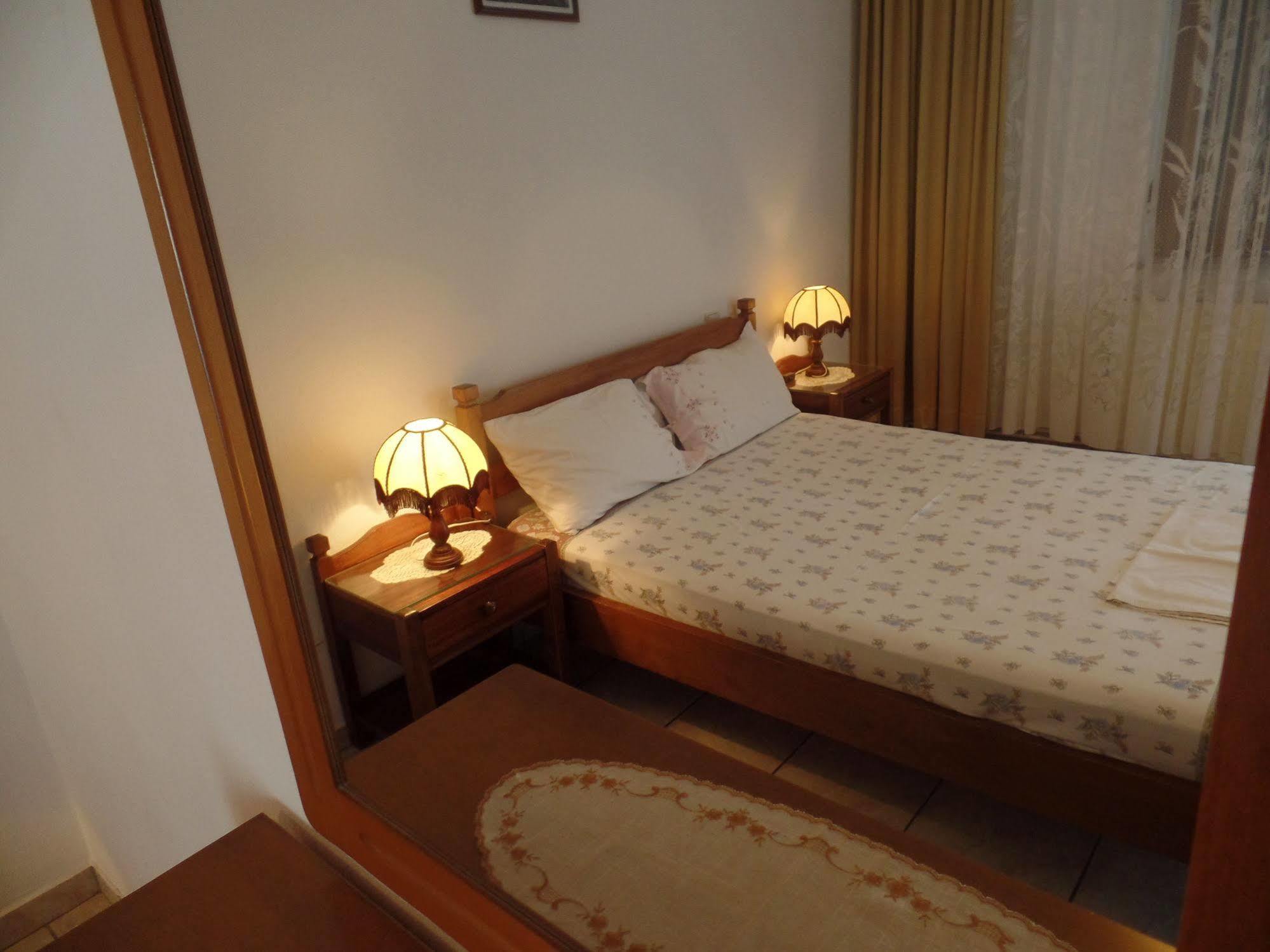 Antique The Hotel Olympiakí Aktí Extérieur photo