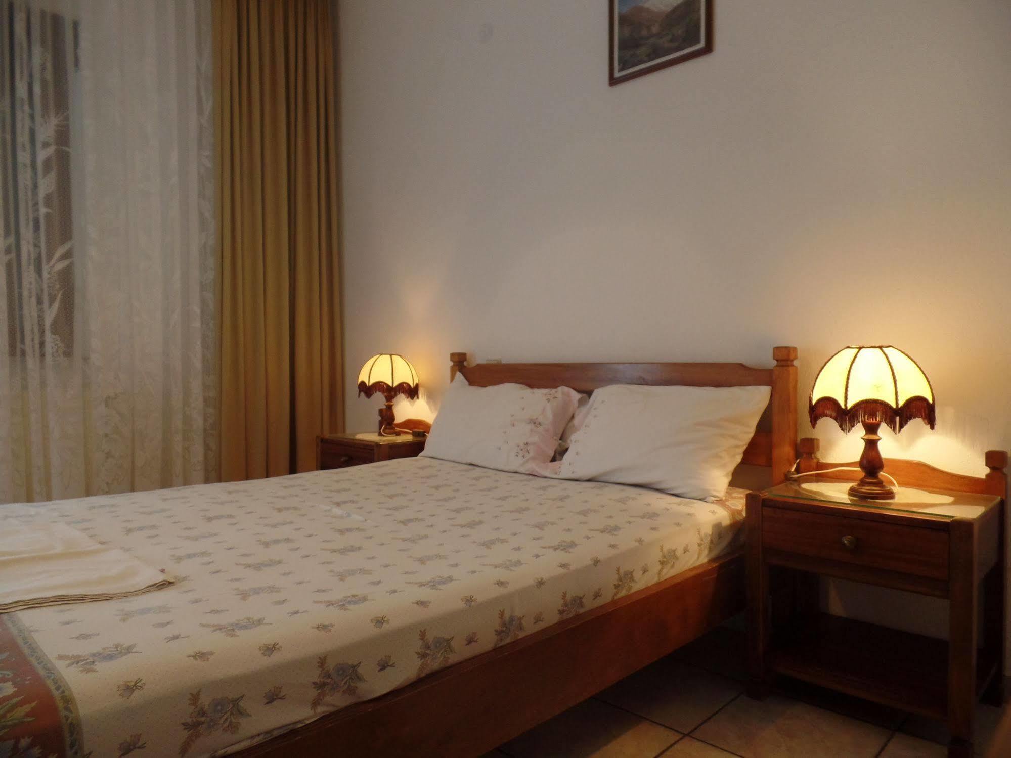 Antique The Hotel Olympiakí Aktí Extérieur photo